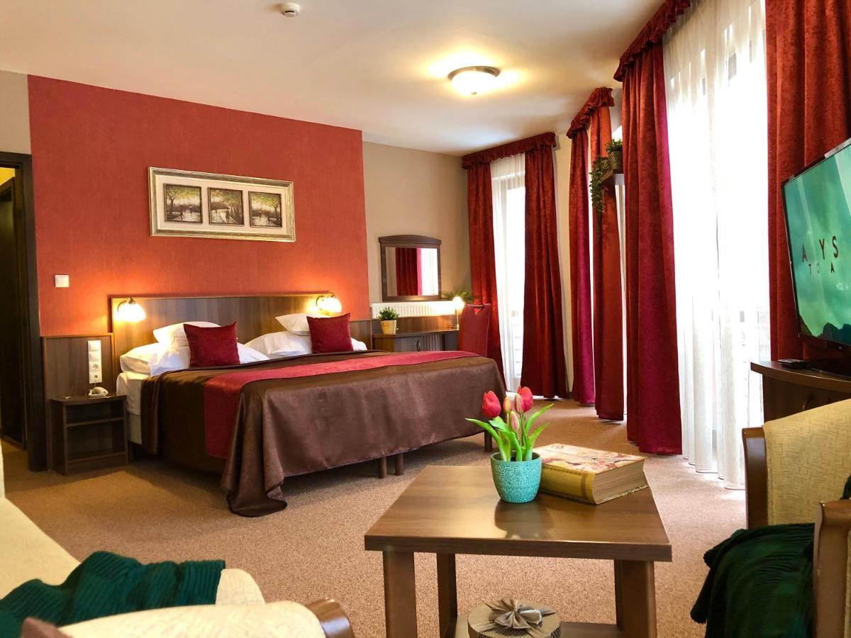 Ambrozia Etterem Es Panzio Bed and Breakfast Kazincbarcika Εξωτερικό φωτογραφία