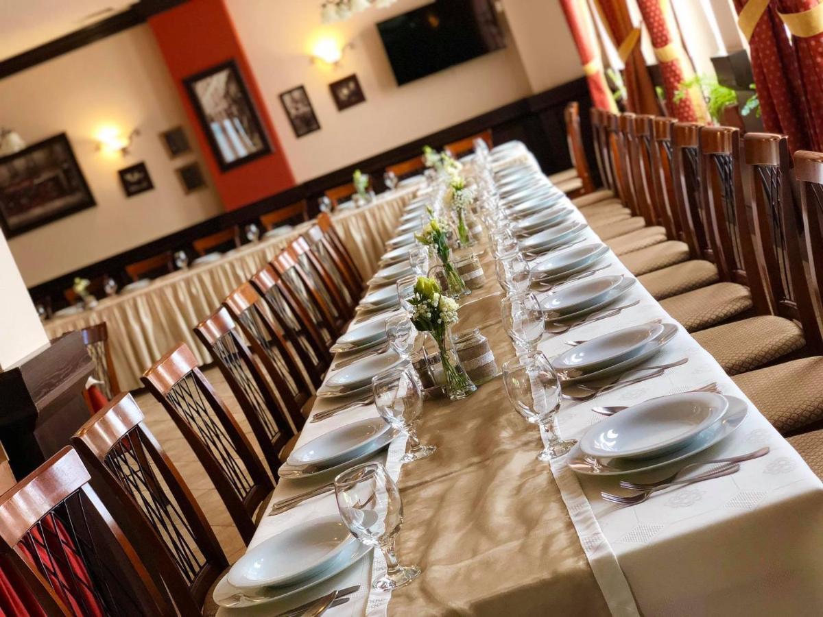 Ambrozia Etterem Es Panzio Bed and Breakfast Kazincbarcika Εξωτερικό φωτογραφία